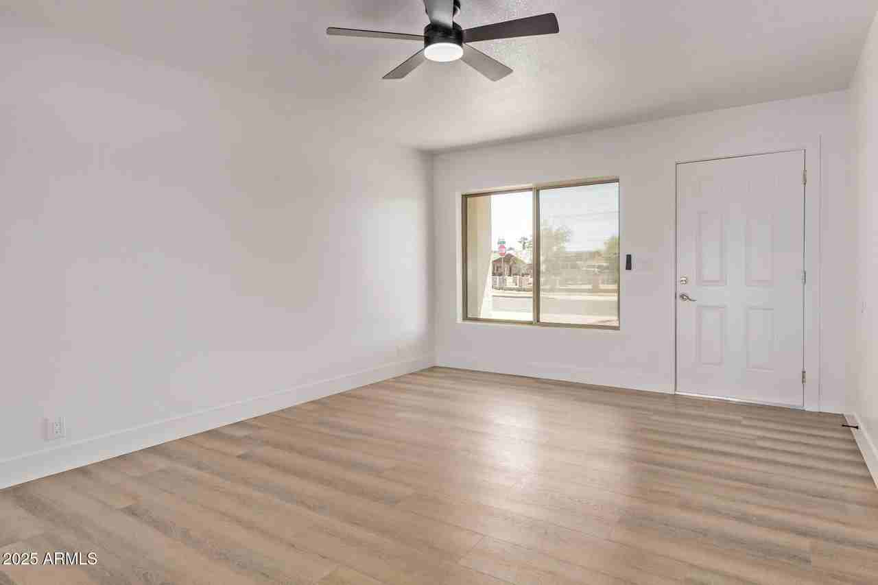 816 East Saguaro Street - Photo 7 of 32