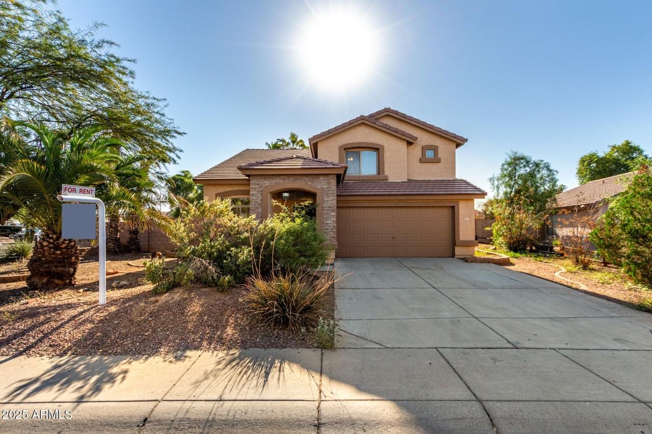 10479 West Emerald Lane - Photo 2 of 24