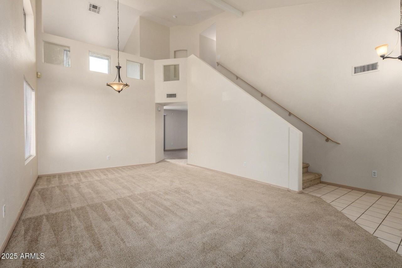 10479 West Emerald Lane - Photo 4 of 24