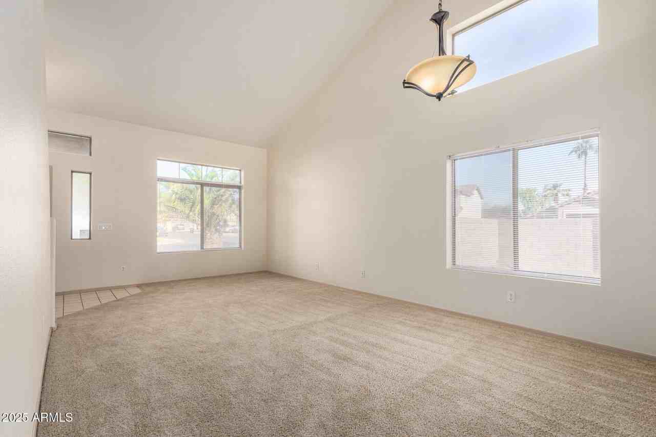 10479 West Emerald Lane - Photo 5 of 24