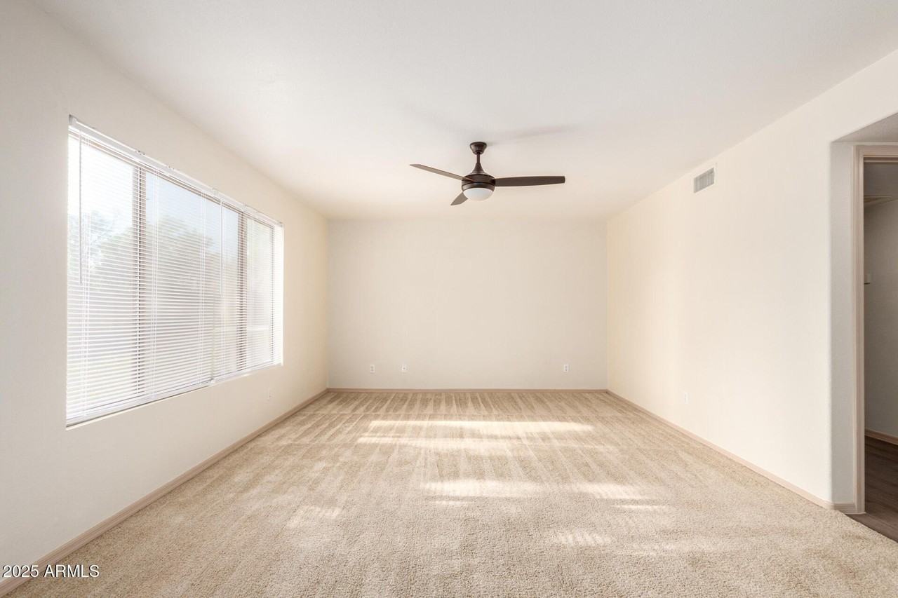 10479 West Emerald Lane - Photo 6 of 24