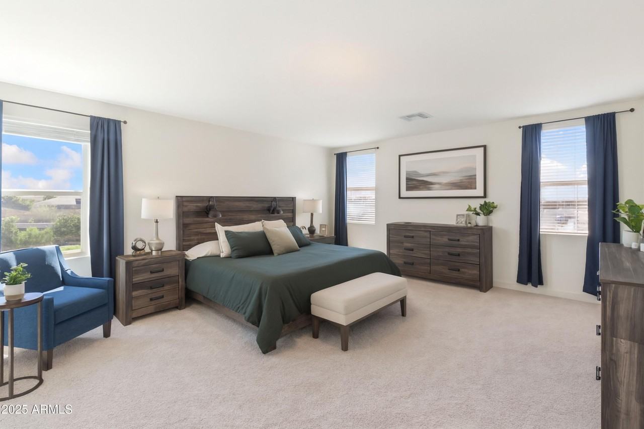 7352 S Briarwood Ln - Photo 2 of 39