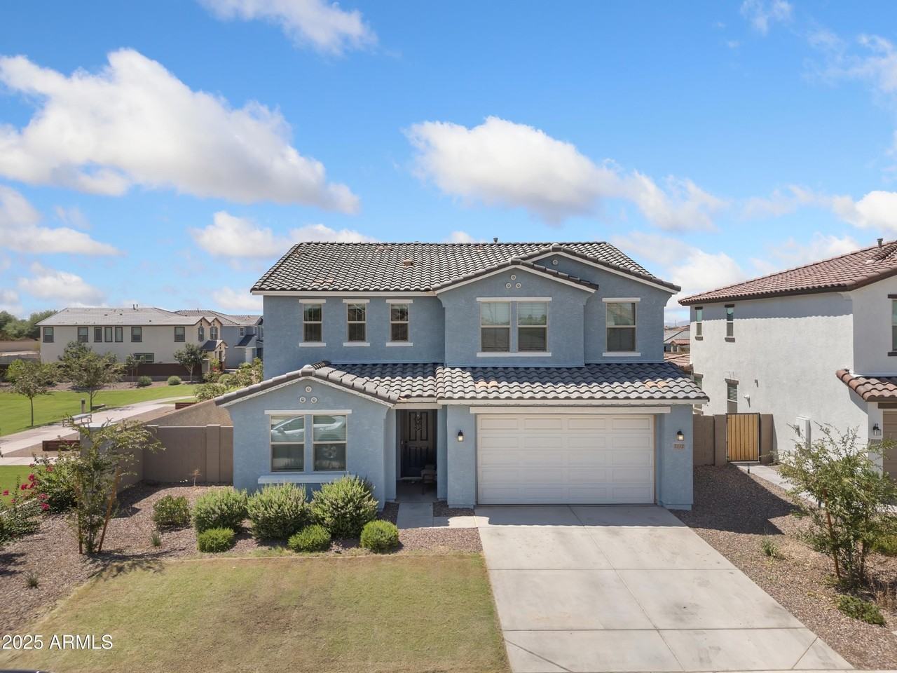 7352 S Briarwood Ln - Photo 3 of 39