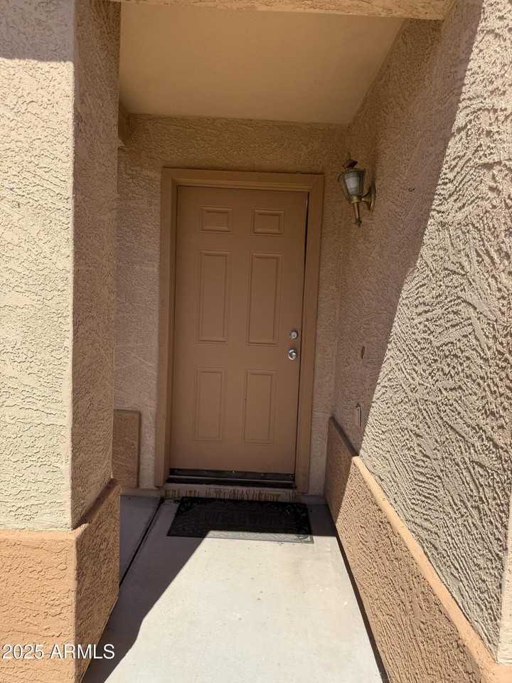 678 West Kingman Loop - Photo 4 of 22