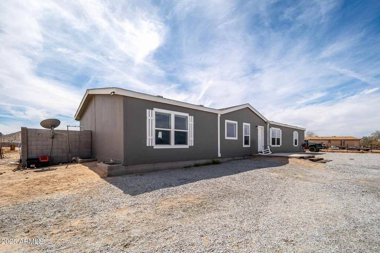 12011 South 222nd Avenue - Photo 2 of 43