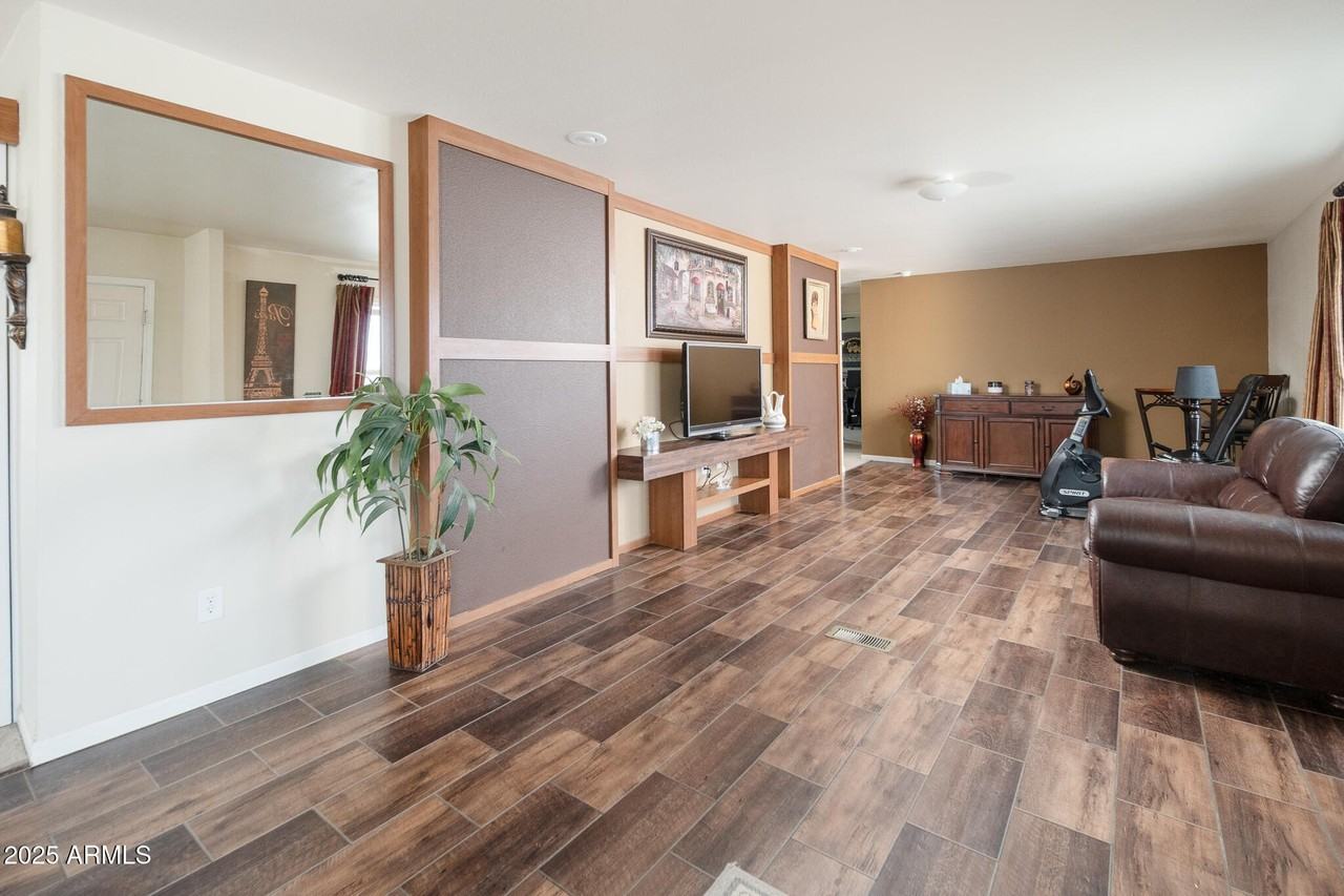 12011 South 222nd Avenue - Photo 5 of 43