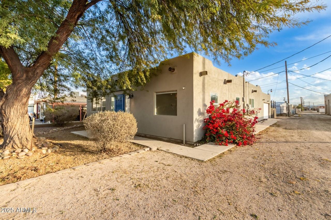 407 E Eason Ave - Photo 3 of 27