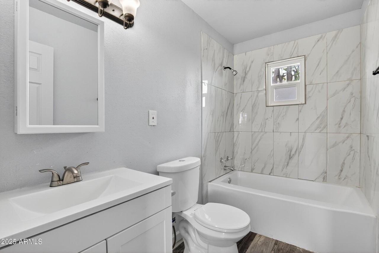 1410 S 24th Ave Unit A #A - Photo 5 of 36