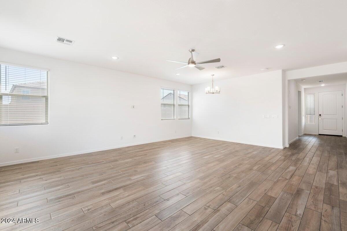 15112 West Hadley Street - Photo 4 of 22