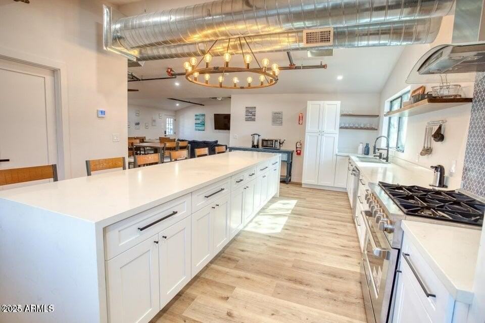 858 East White Mountain Boulevard - Photo 2 of 8