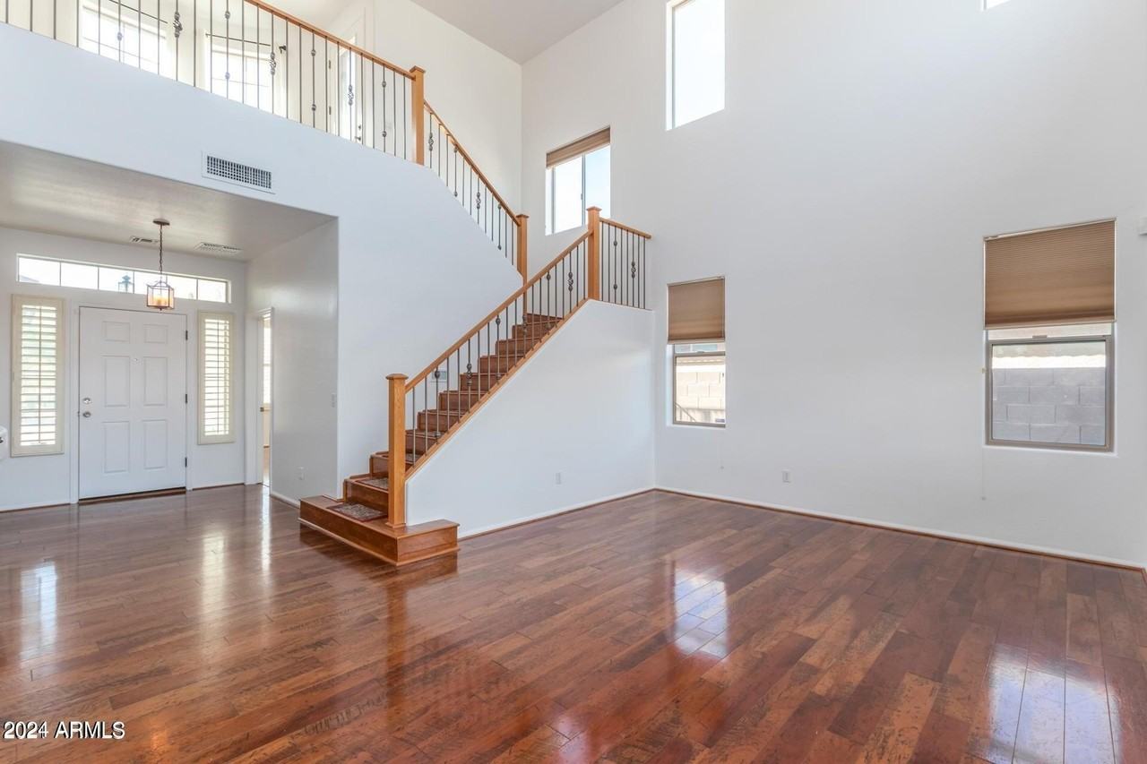 16516 W Carmen Dr - Photo 4 of 24