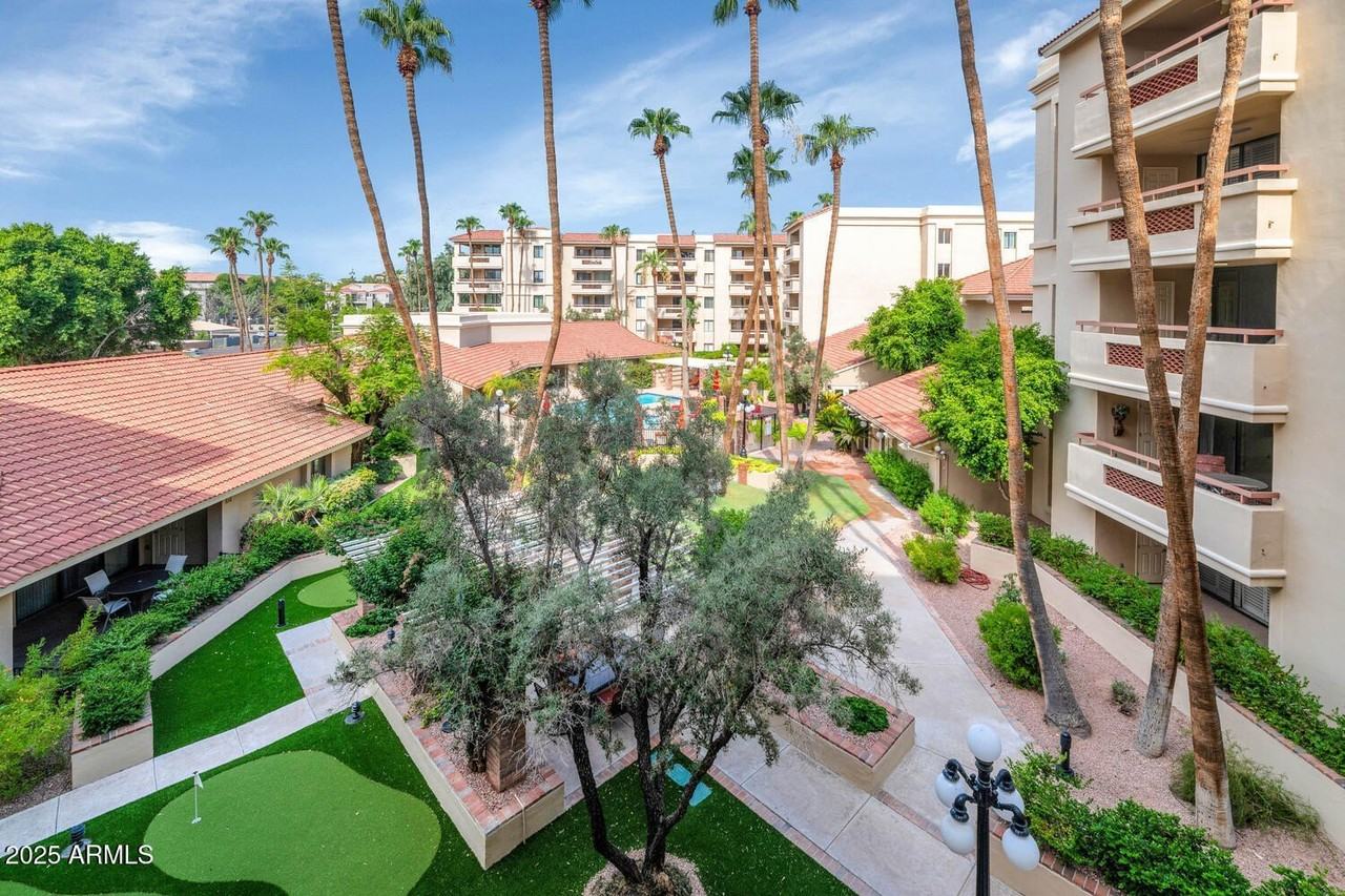 4200 N Miller Rd Unit 328 #328