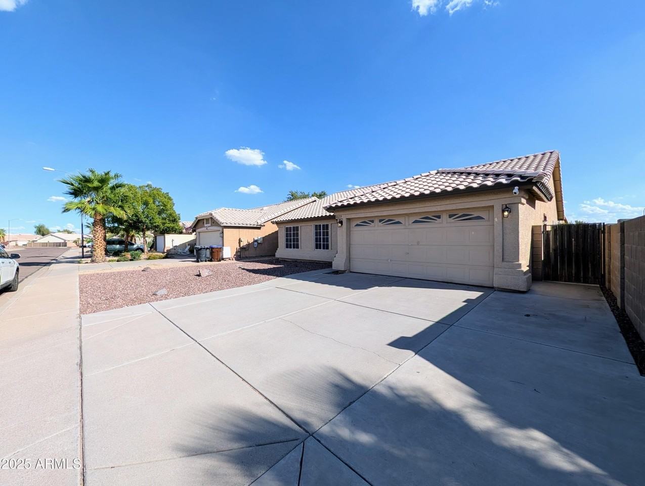 8639 W Fullam St - Photo 4 of 50