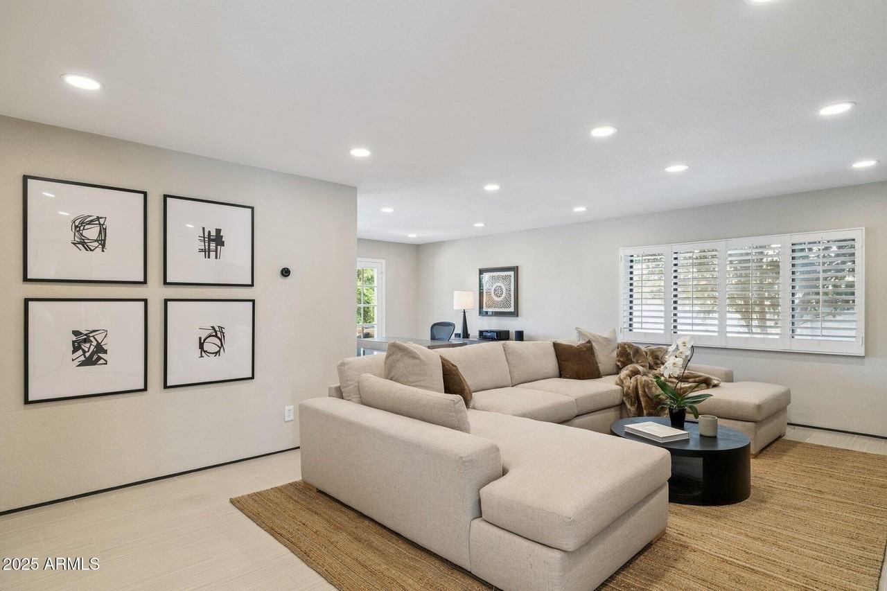 16213 N 63rd Pl - Photo 6 of 50