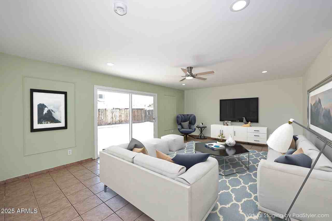 4031 N 81st Ave - Photo 7 of 41