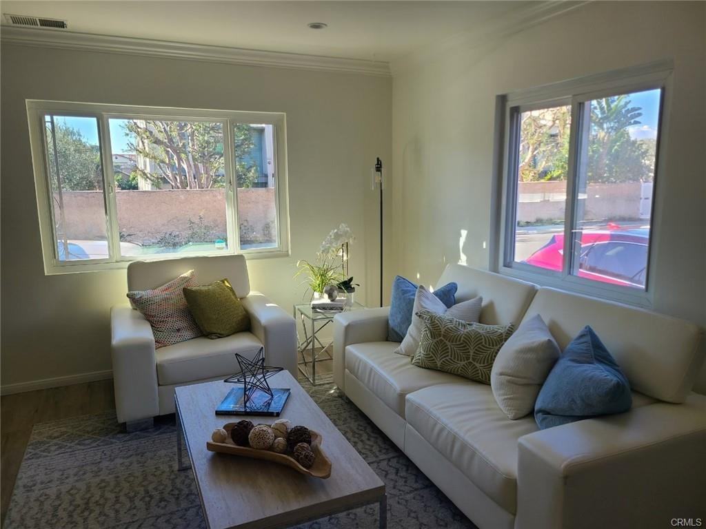 1206 Phelan Ln - Photo 6 of 8