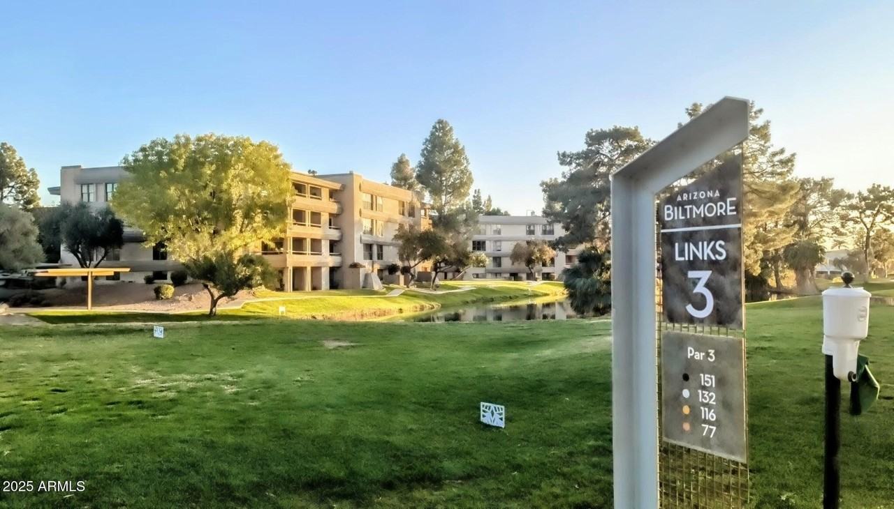 5122 North 31st Way #221 - Photo 3 of 41