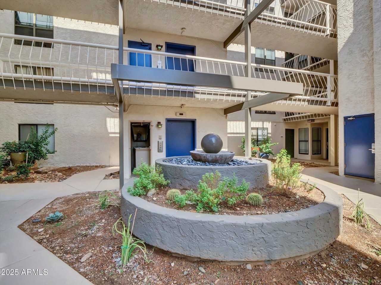 5122 North 31st Way #221 - Photo 5 of 41