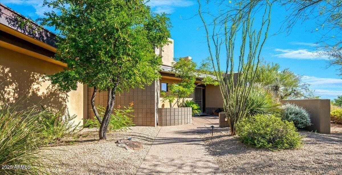 10507 East Fernwood Lane - Photo 3 of 33