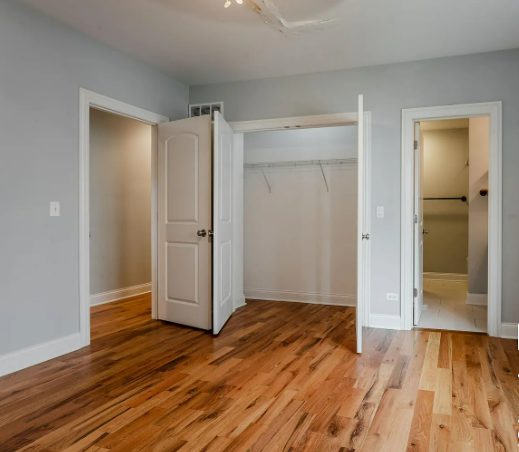 2450 W Diversey Ave - Photo 6 of 8