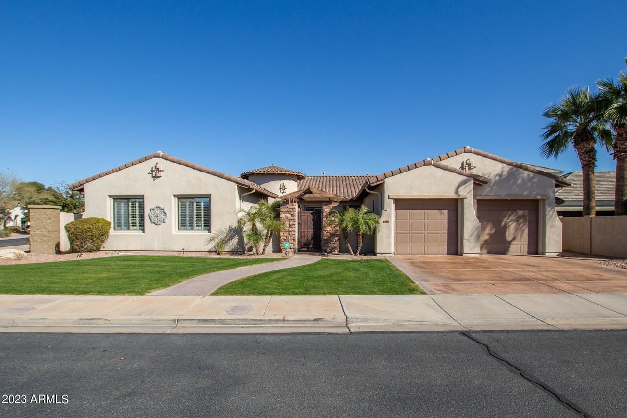 885 West Palo Brea Drive - Photo 2 of 50