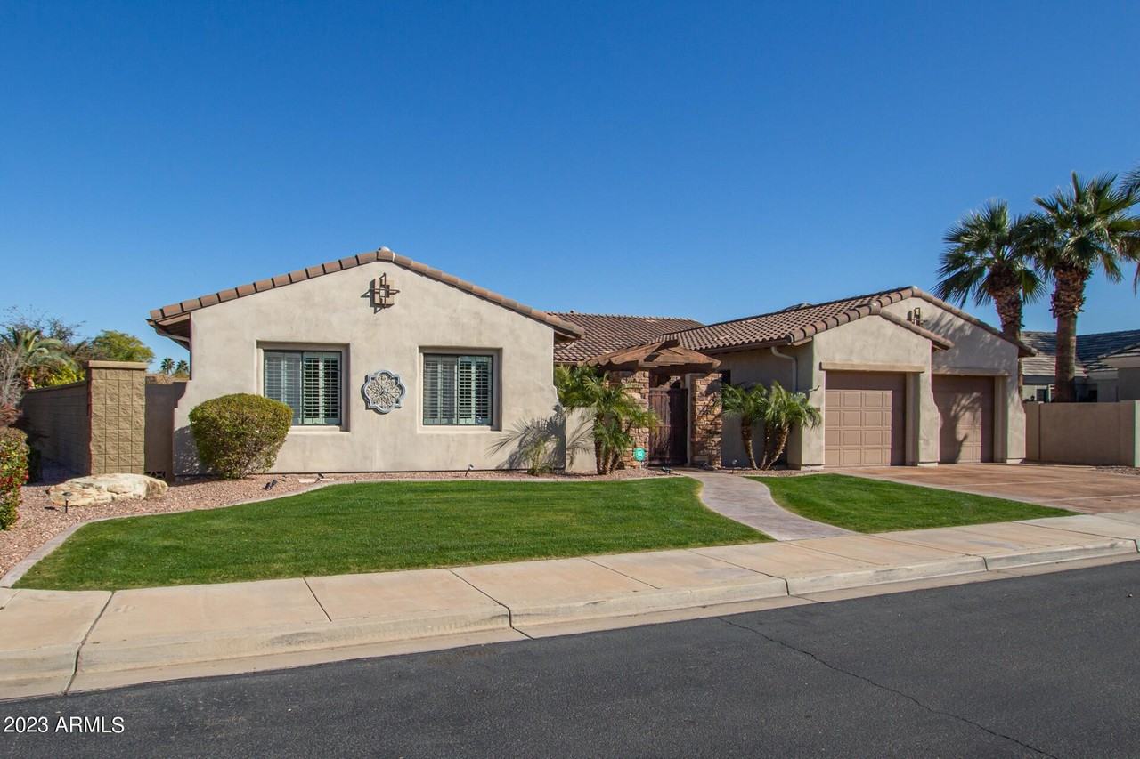 885 West Palo Brea Drive - Photo 3 of 50