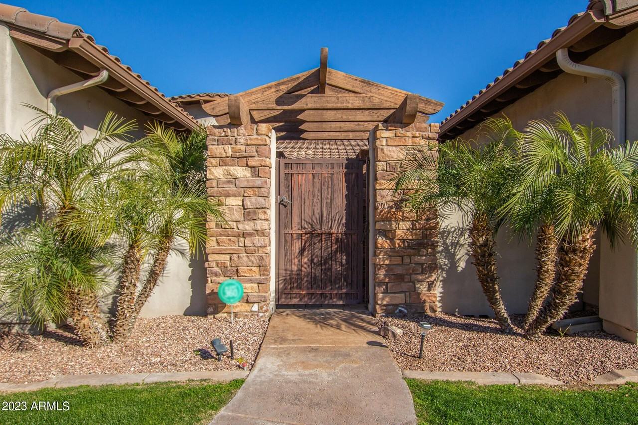 885 West Palo Brea Drive - Photo 5 of 50