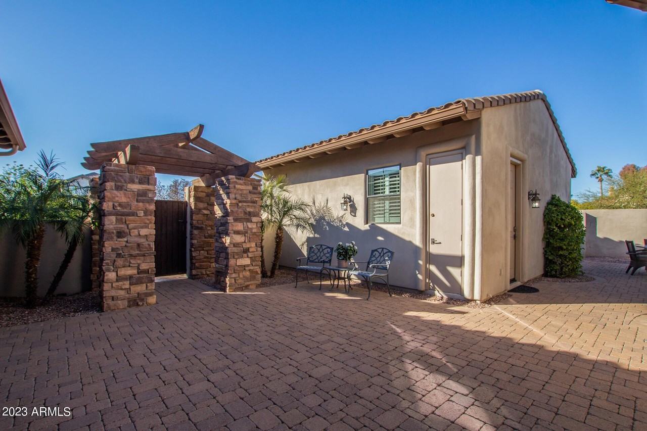 885 West Palo Brea Drive - Photo 7 of 50