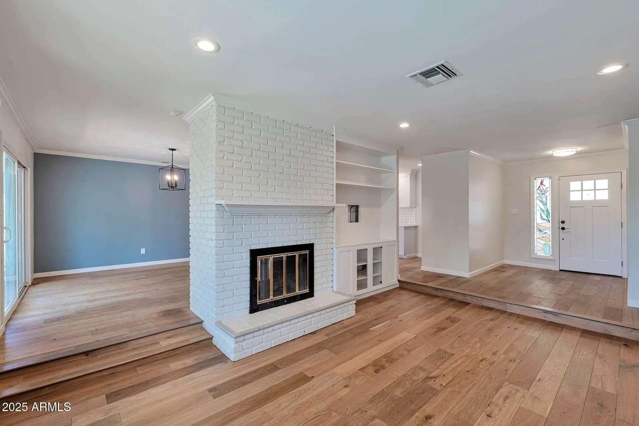 5401 East Beck Lane - Photo 5 of 24