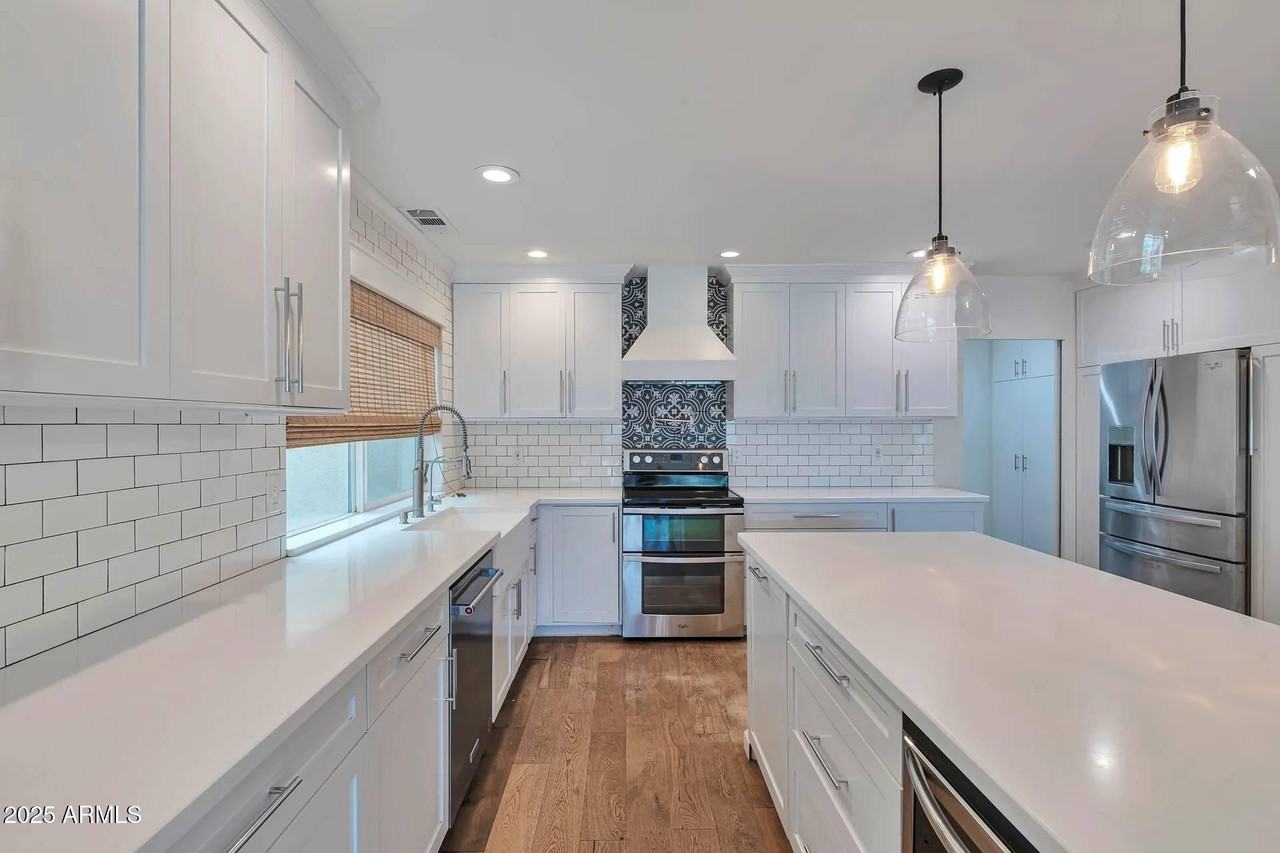 5401 East Beck Lane - Photo 6 of 24