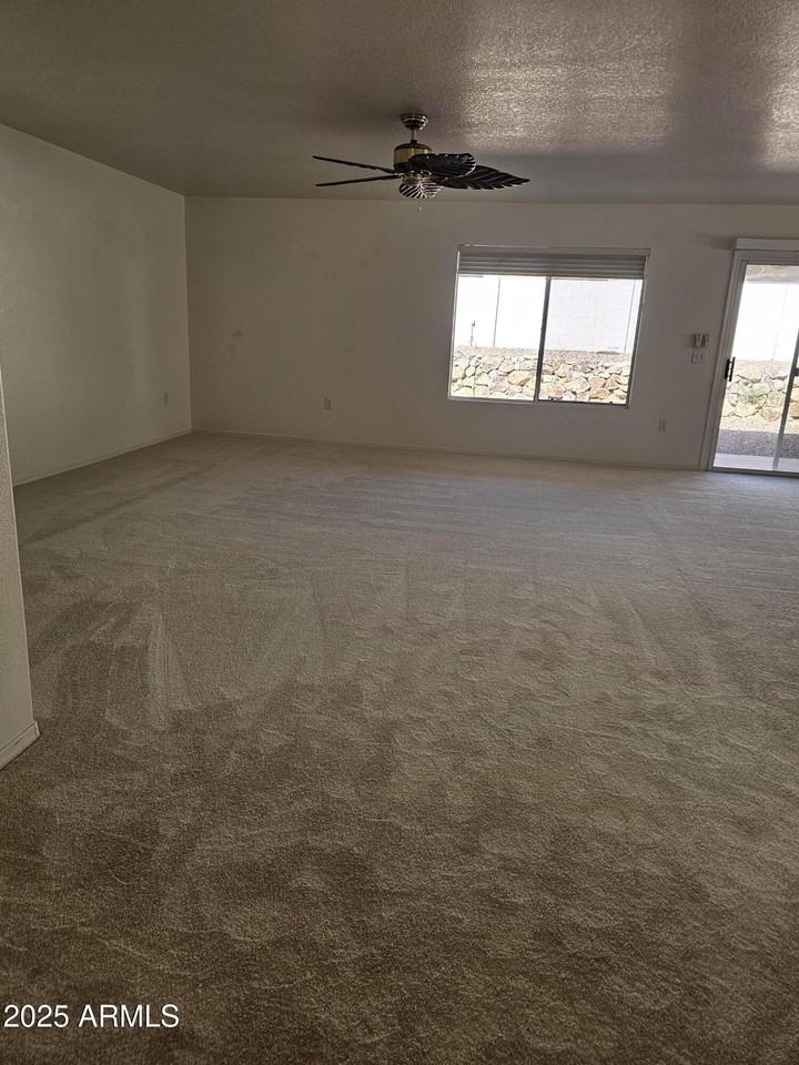 2850 Glengarry Way - Photo 3 of 10