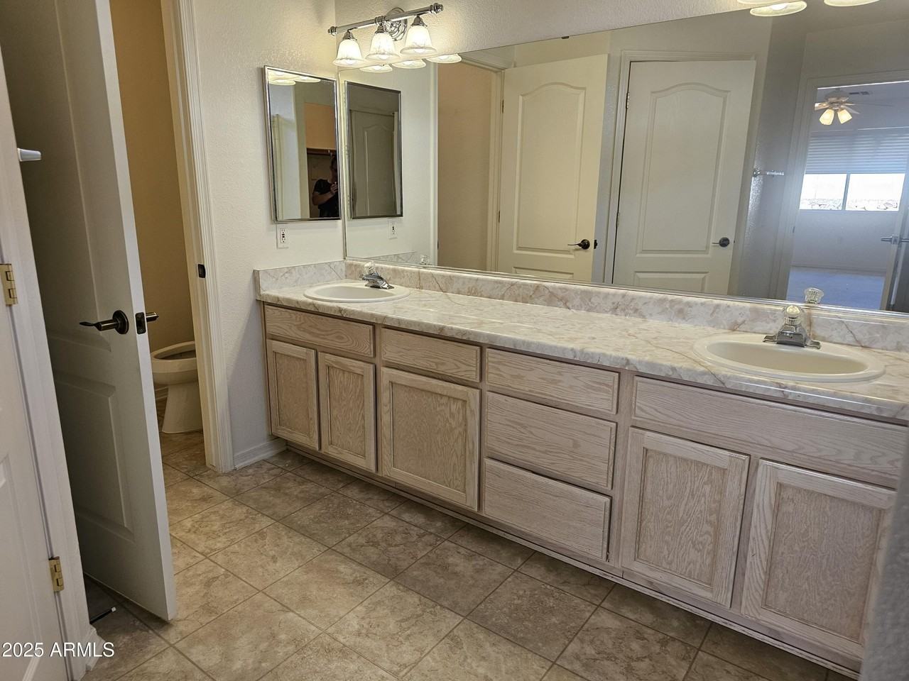 2850 Glengarry Way - Photo 6 of 10