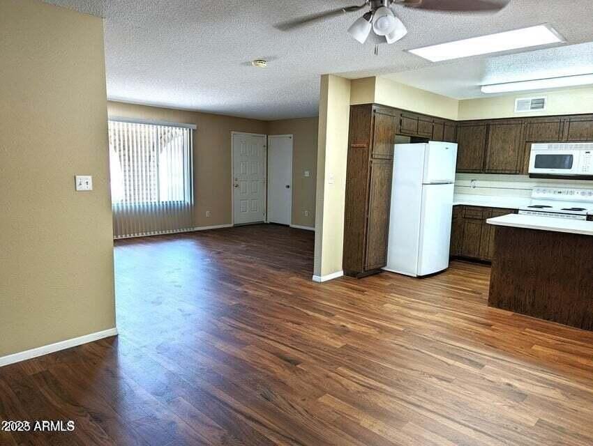 1043 South Florence Drive - Photo 3 of 16