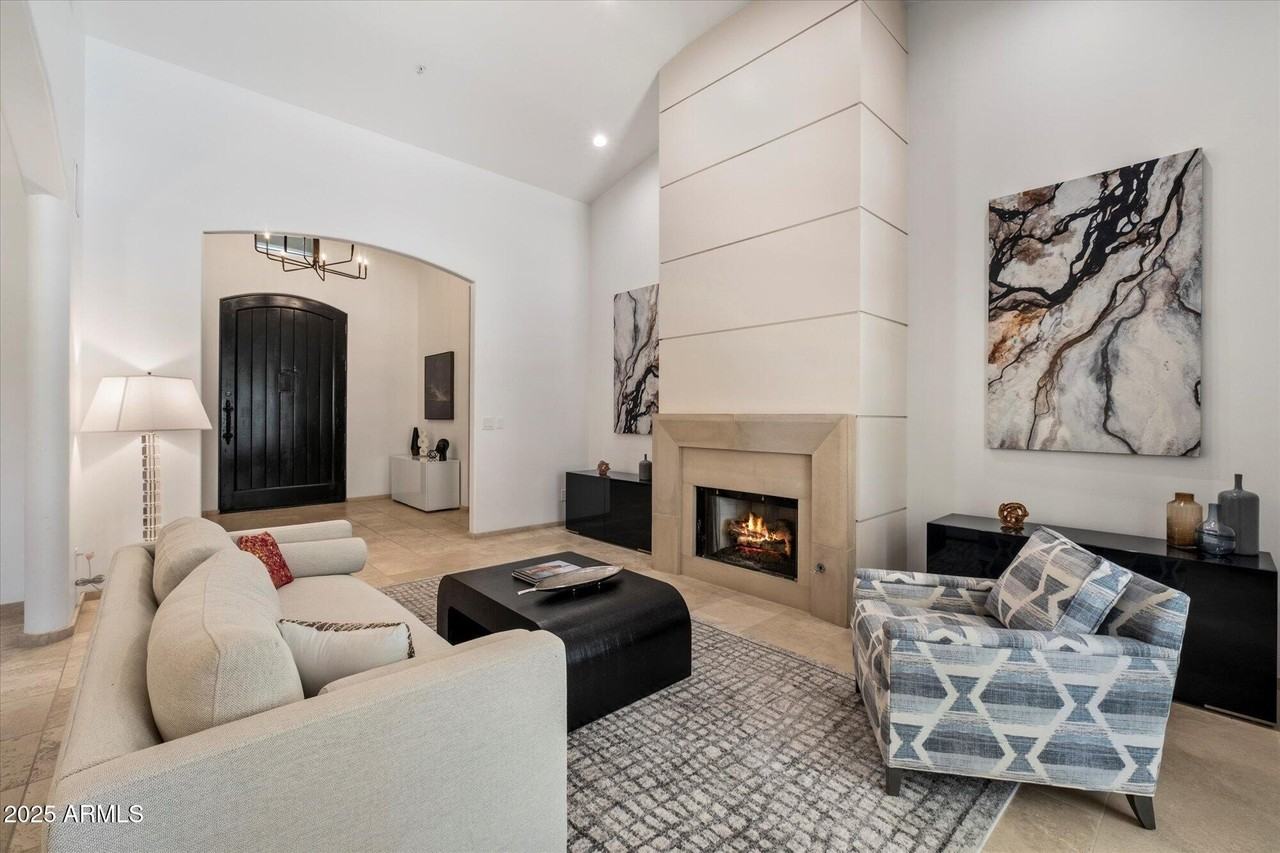 10040 North 78th Place - Photo 5 of 24