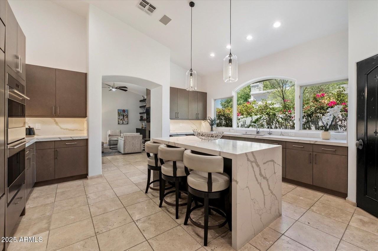 10040 North 78th Place - Photo 7 of 24