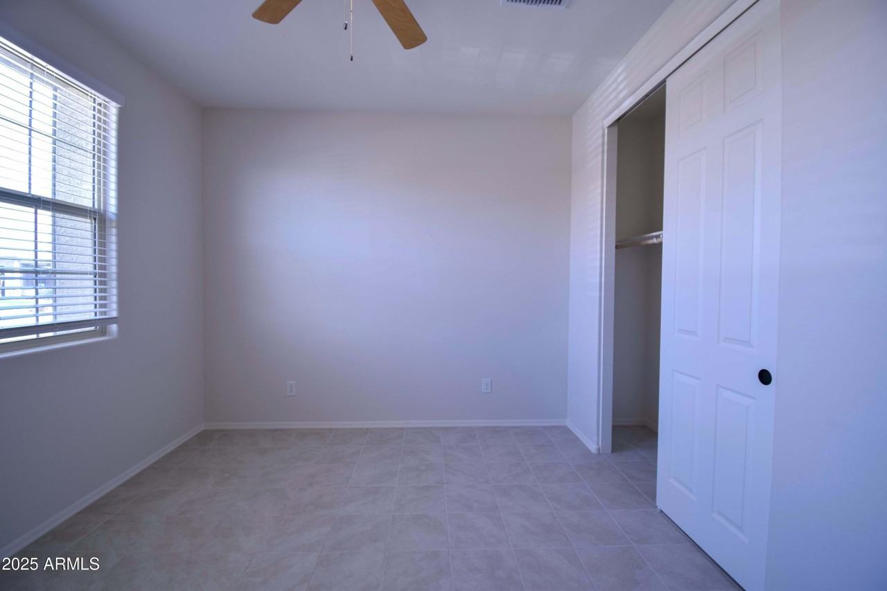 19535 West Windsor Avenue - Photo 4 of 29