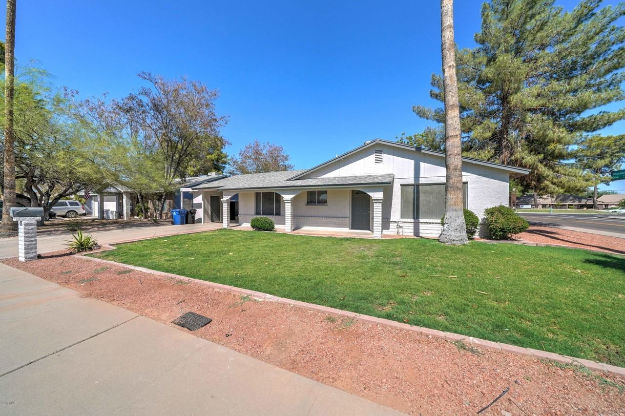 5945 S Palm Dr - Photo 3 of 30