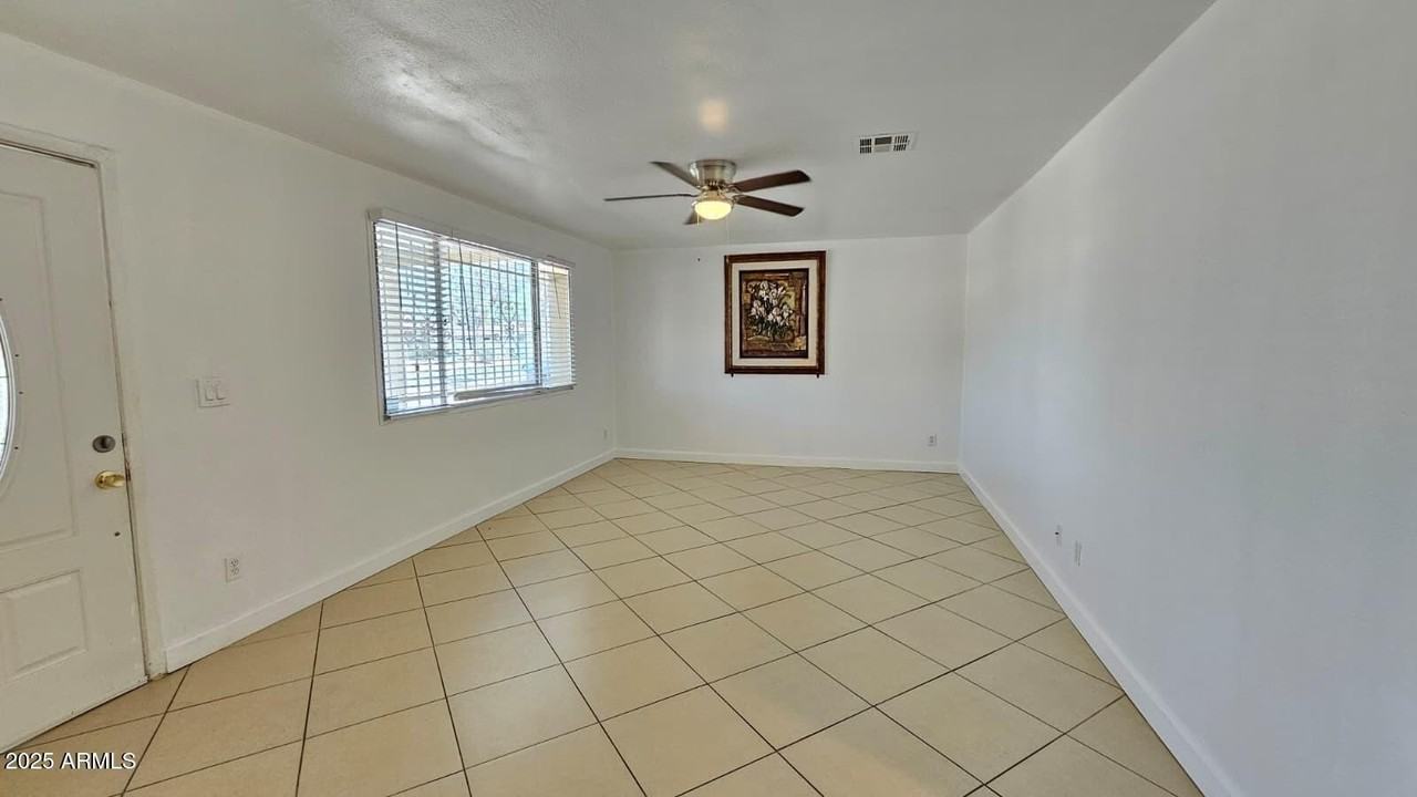 4724 North 61st Avenue - Photo 3 of 15