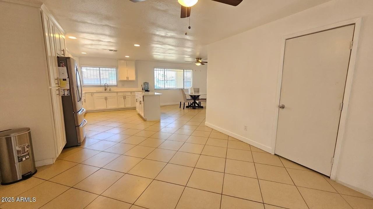 4724 North 61st Avenue - Photo 7 of 15