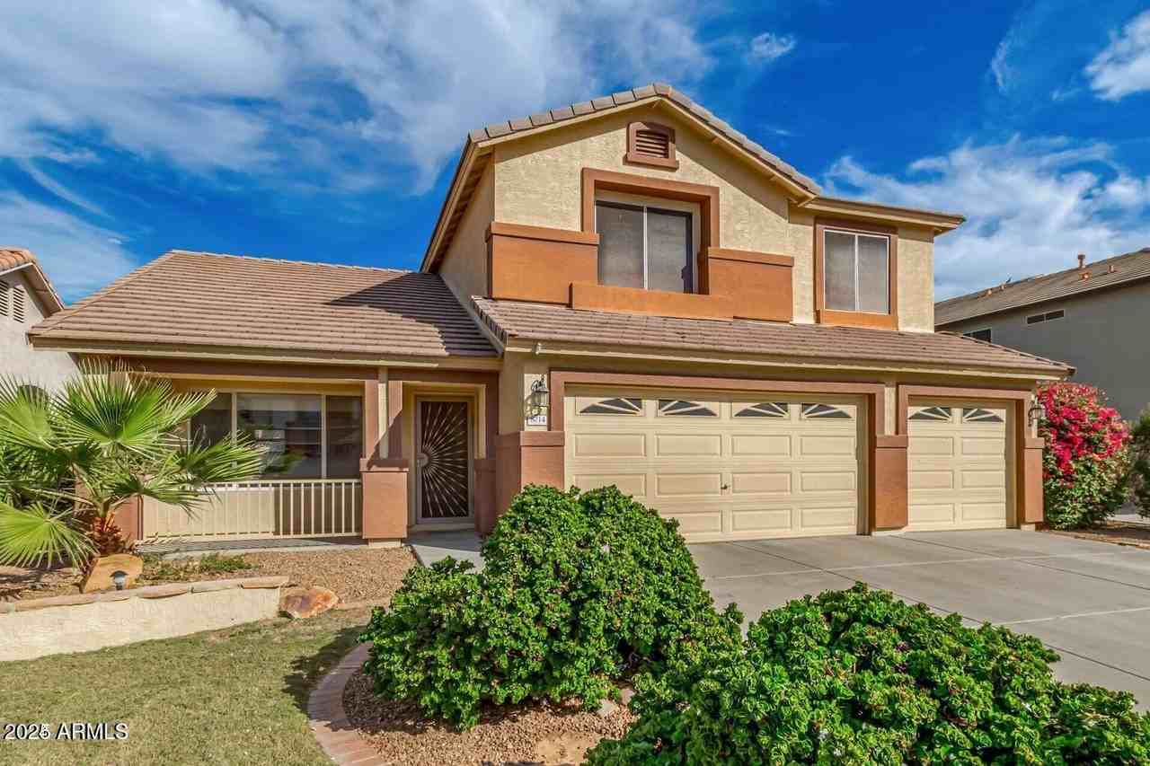 8014 West Harmony Lane - Photo 2 of 37