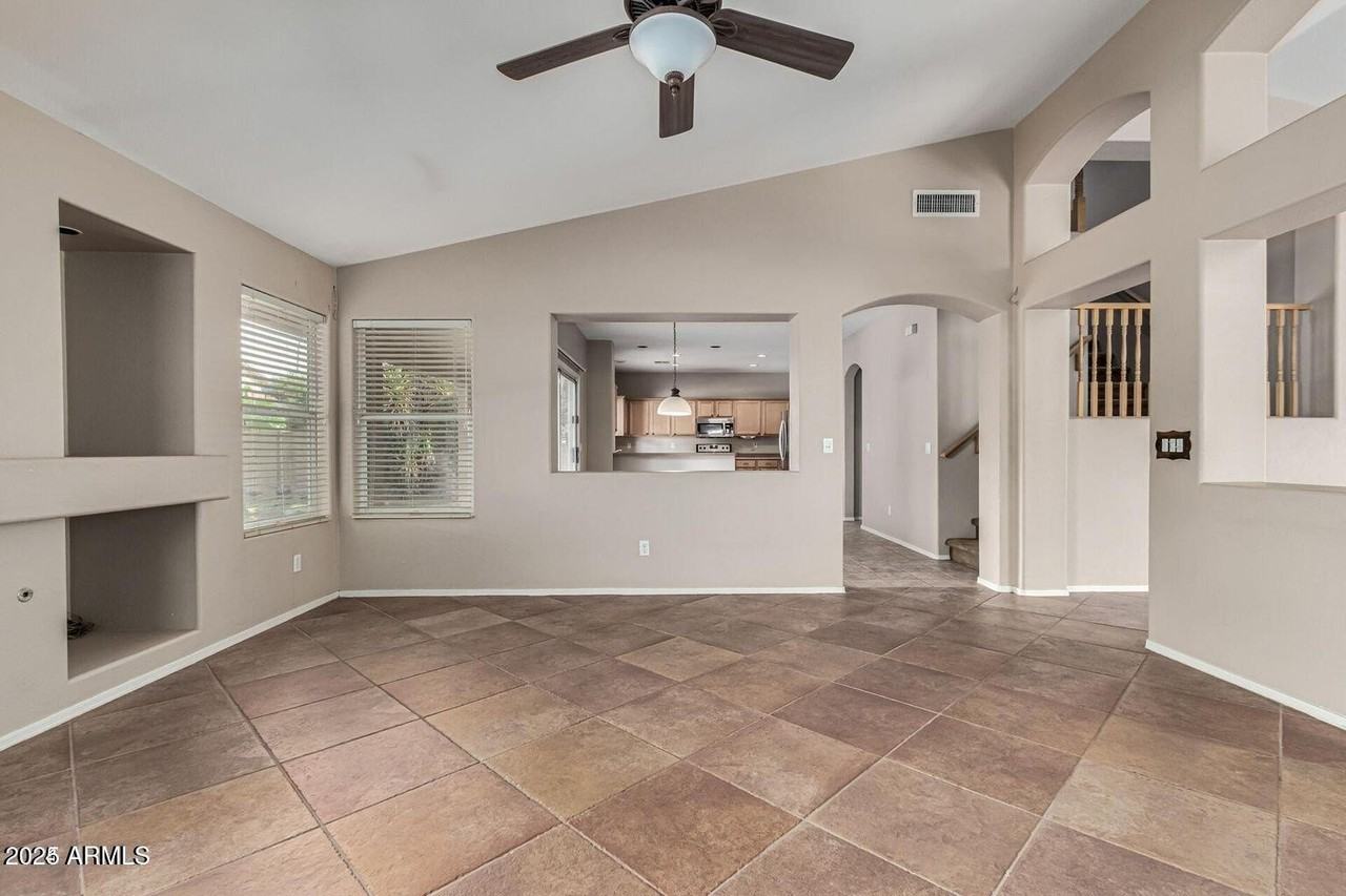 8014 West Harmony Lane - Photo 7 of 37