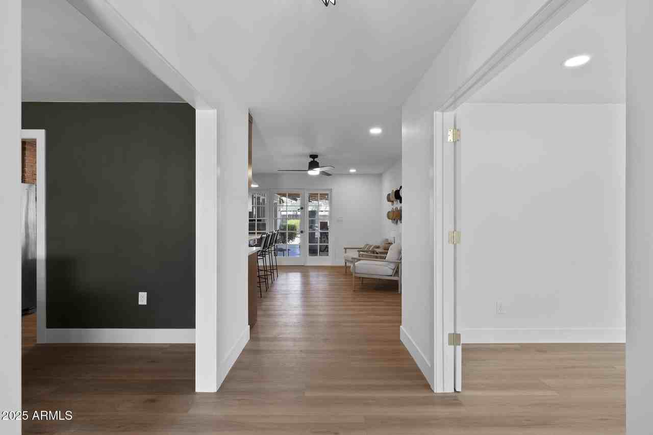 10848 North 66th Street - Photo 2 of 48