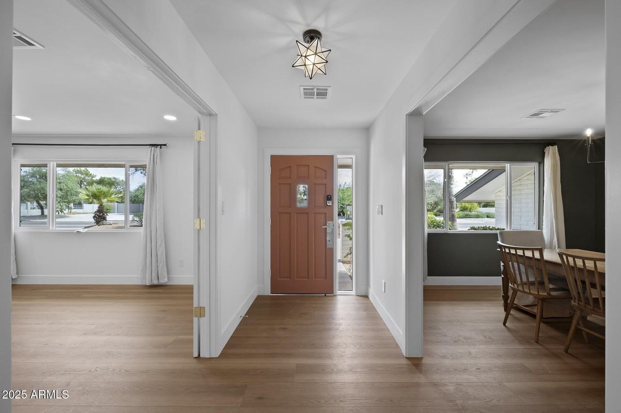 10848 North 66th Street - Photo 3 of 48