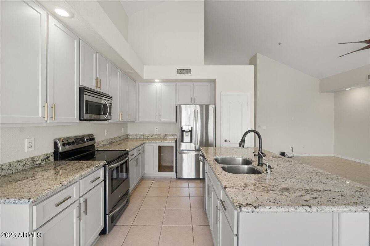 9308 East Wood Drive - Photo 5 of 38