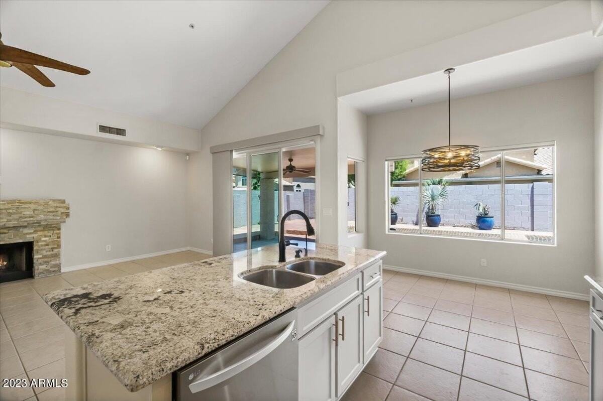 9308 East Wood Drive - Photo 7 of 38