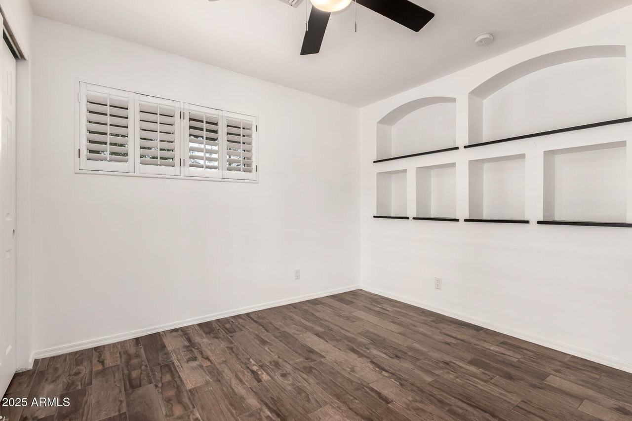 538 West 13th Street - Photo 4 of 8