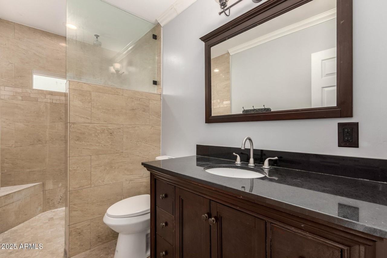 538 West 13th Street - Photo 5 of 8