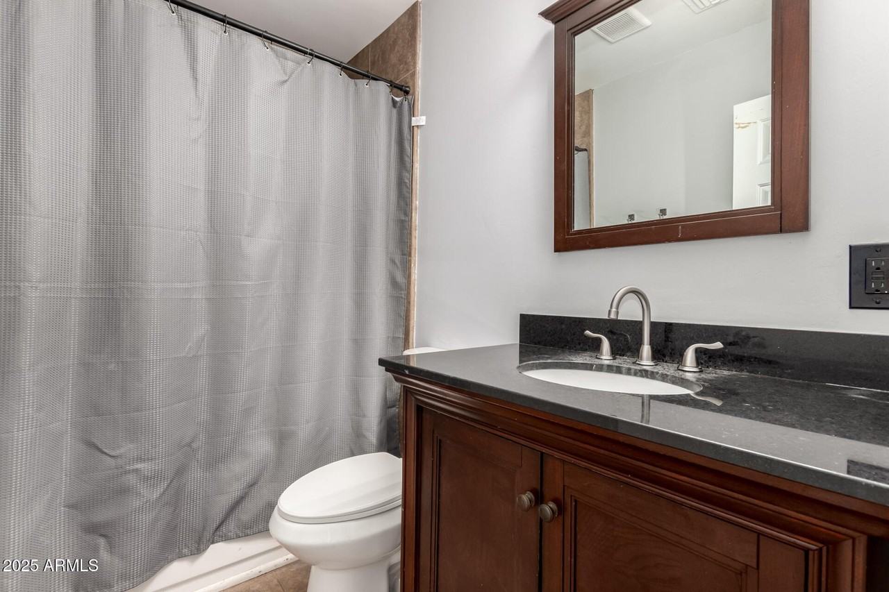 538 West 13th Street - Photo 7 of 8