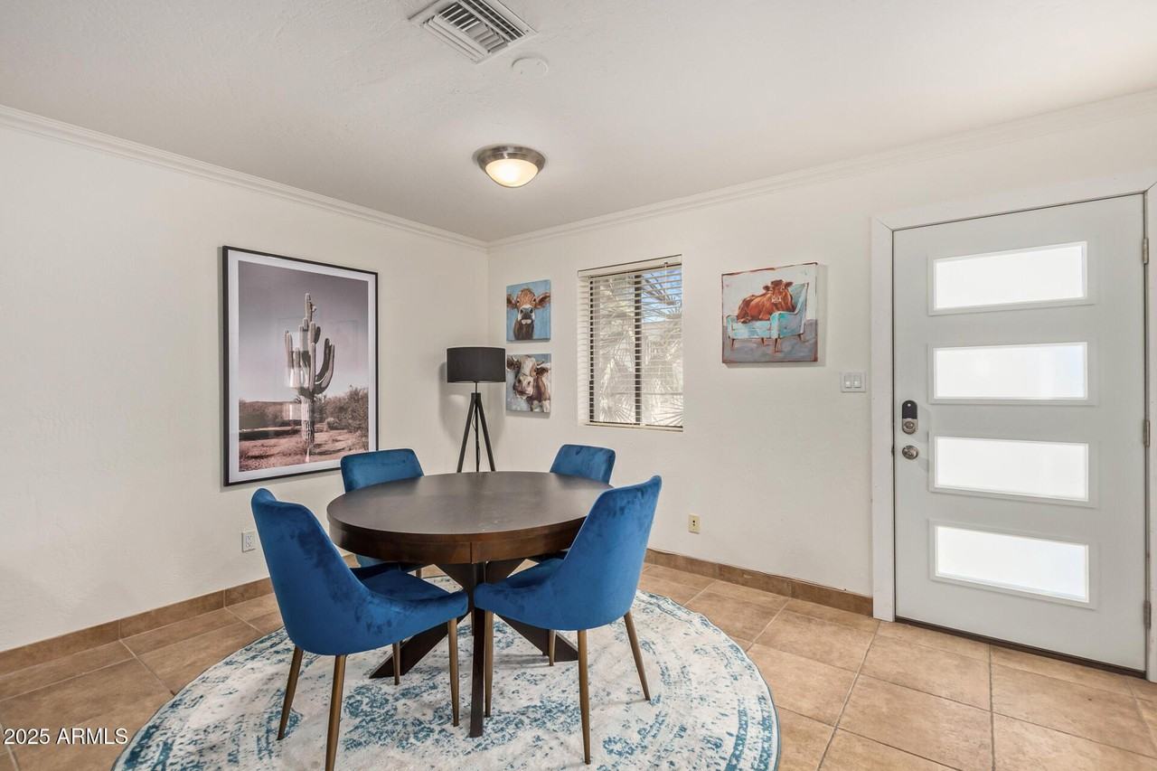 10069 East Paradise Drive - Photo 5 of 14