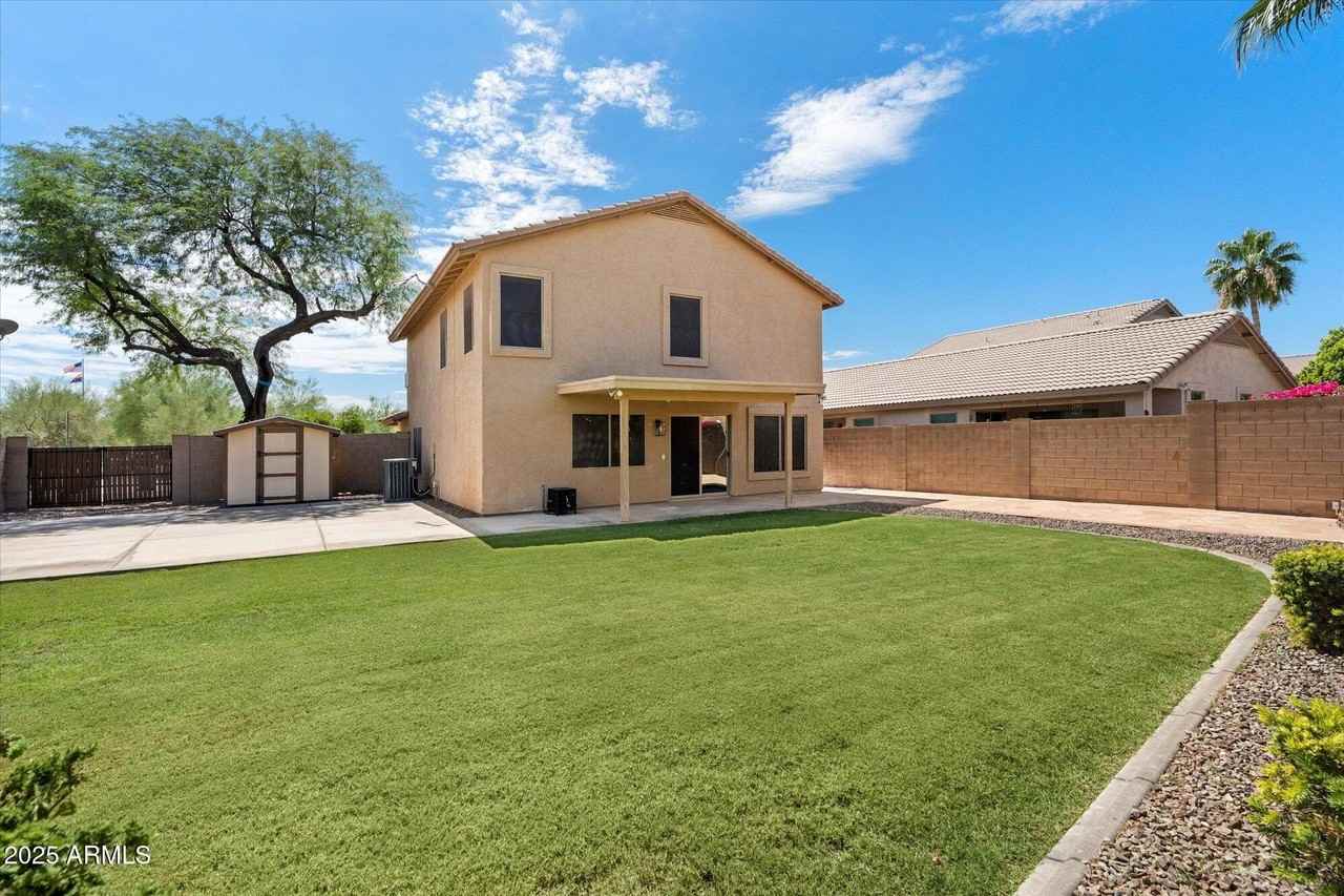 2314 East Paraiso Drive - Photo 4 of 20